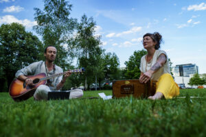 Singkreis, Kirtan in Passau, Deggendorf und Umgebung mit Harmonium und Gitarre